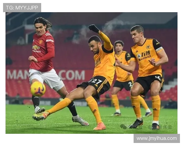 曼联全力以赴迎战劲敌，激情对决引爆球迷热情与期待