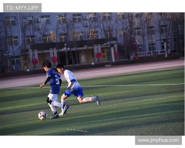 黄娜专访：从绿茵场到人生舞台的足球旅程回顾与展望