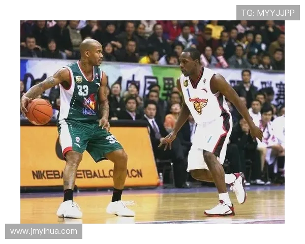 哈德森的传奇旅程探索他在篮球历史上的辉煌与影响力 哈德森的传奇旅程探索他在篮球历史上的辉煌与影响力